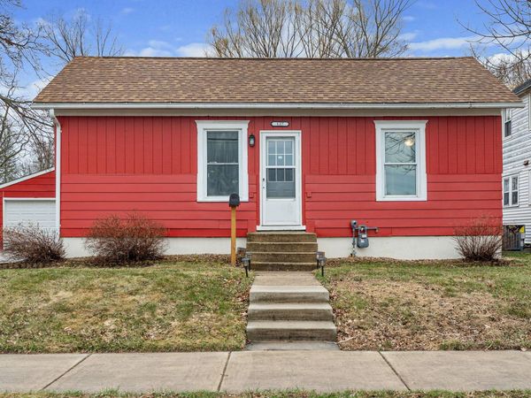127 E Mckinley Street , Owatonna, MN 55060