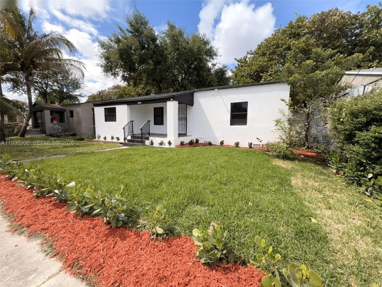 1261 NW 45th St, Miami, FL 33142 Photo