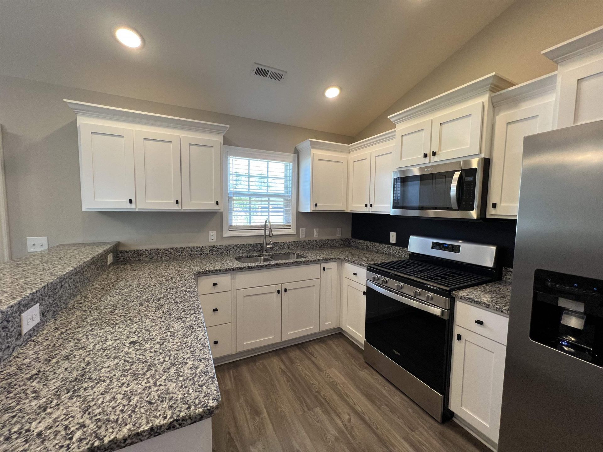 3120 Belgrove Ln. Photo 7