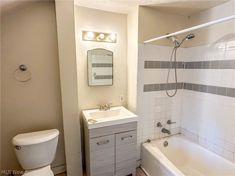 18104 Landseer Road , Cleveland, OH 44119 Photo 20