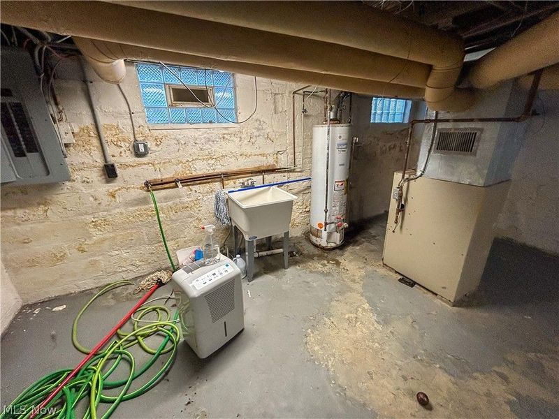 18104 Landseer Road , Cleveland, OH 44119 Photo 31