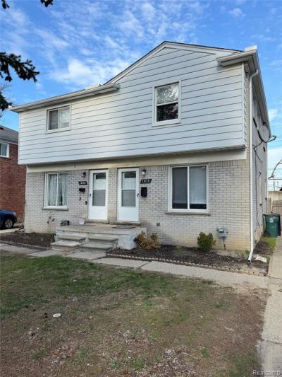 1818 N Center Street, Royal Oak, MI 48073 Main Photo