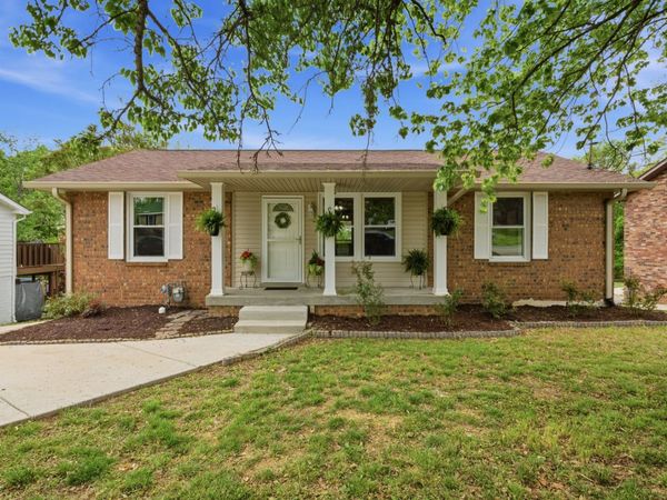 185 Township Dr, Hendersonville, TN 37075