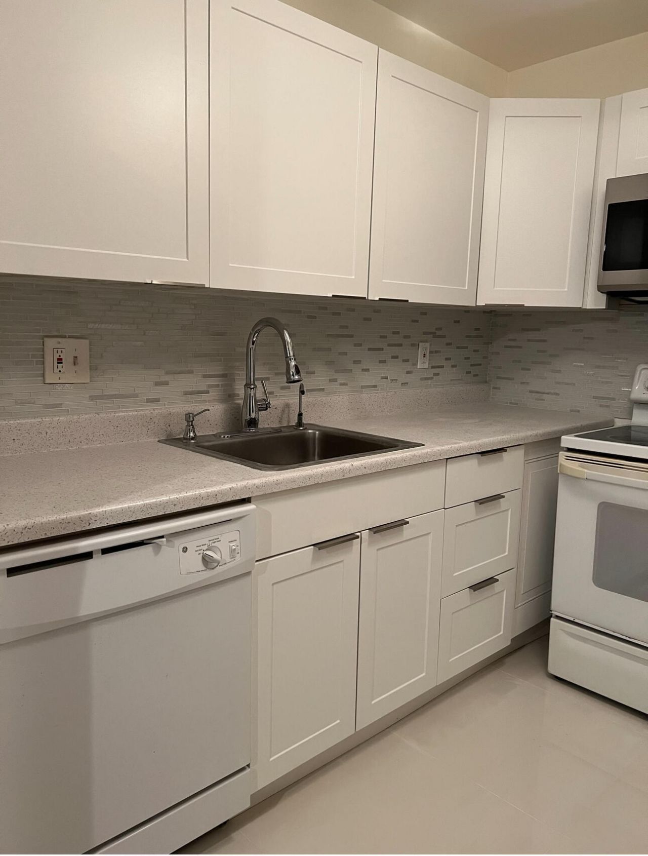 700 Village Green Court, Unit 302, Palm Springs, FL 33461 Photo