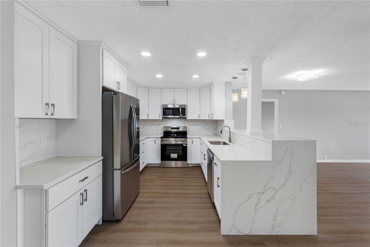 100 Bluff View Drive, Unit 404C, Belleair Bluffs, FL 33770 Photo