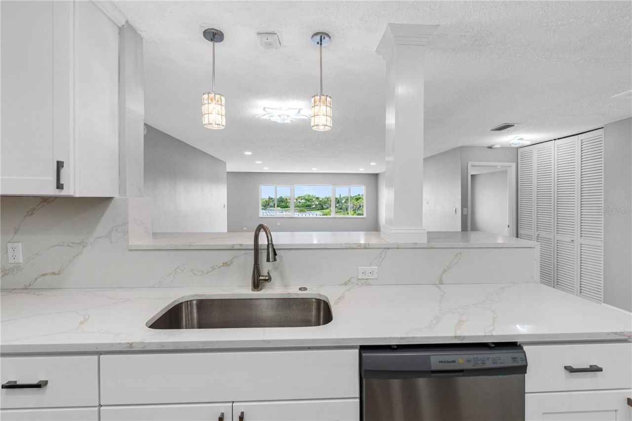 100 Bluff View Drive, Unit 404C, Belleair Bluffs, FL 33770 Photo