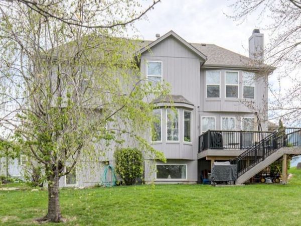 7330 Charles Street, Shawnee, KS 66216