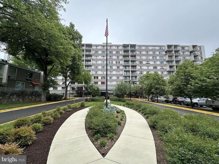 4977 Battery Lane, Unit 1-203, Bethesda, MD 20814 Main Photo