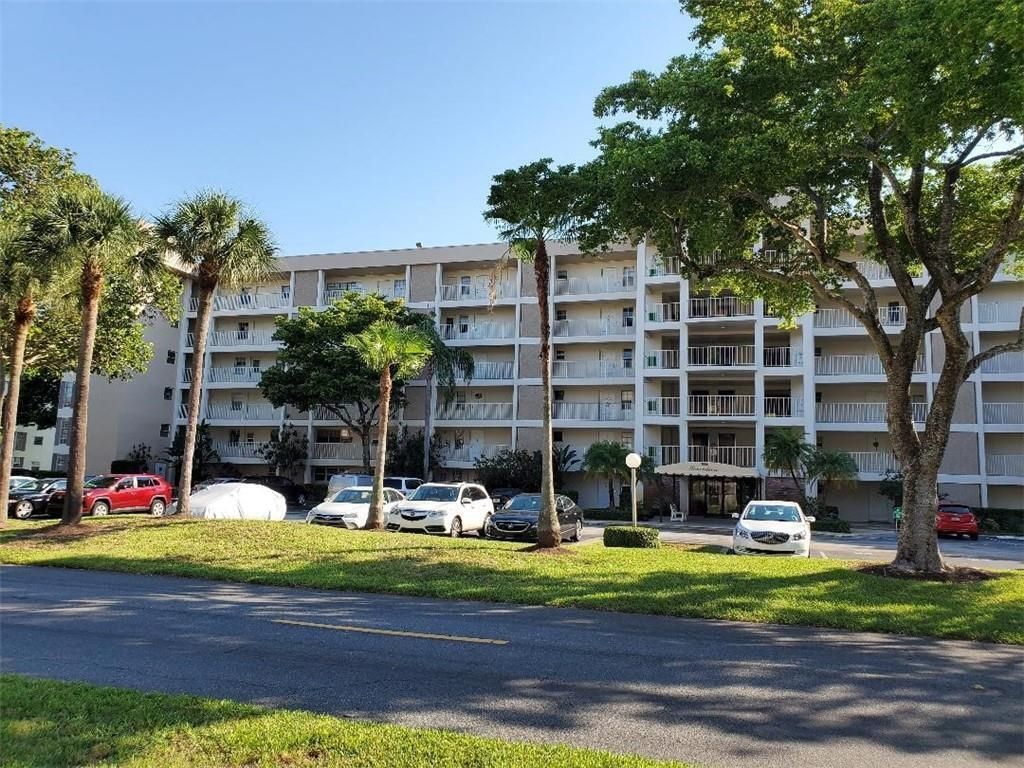 3000 S Course Drive, Unit 505, Pompano Beach, FL 33069 Photo