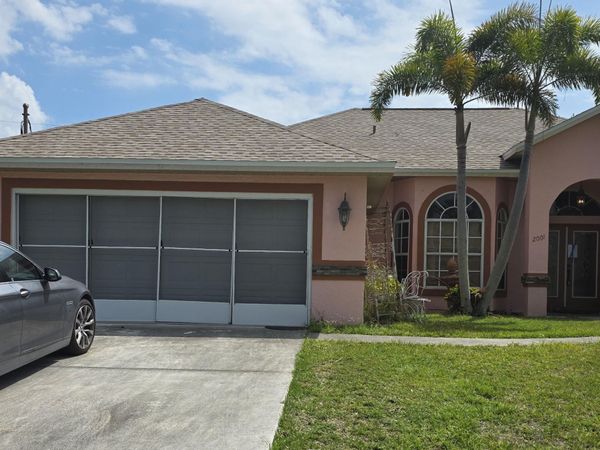 2001 SW Salvatierra Boulevard, Port St. Lucie, FL 34987
