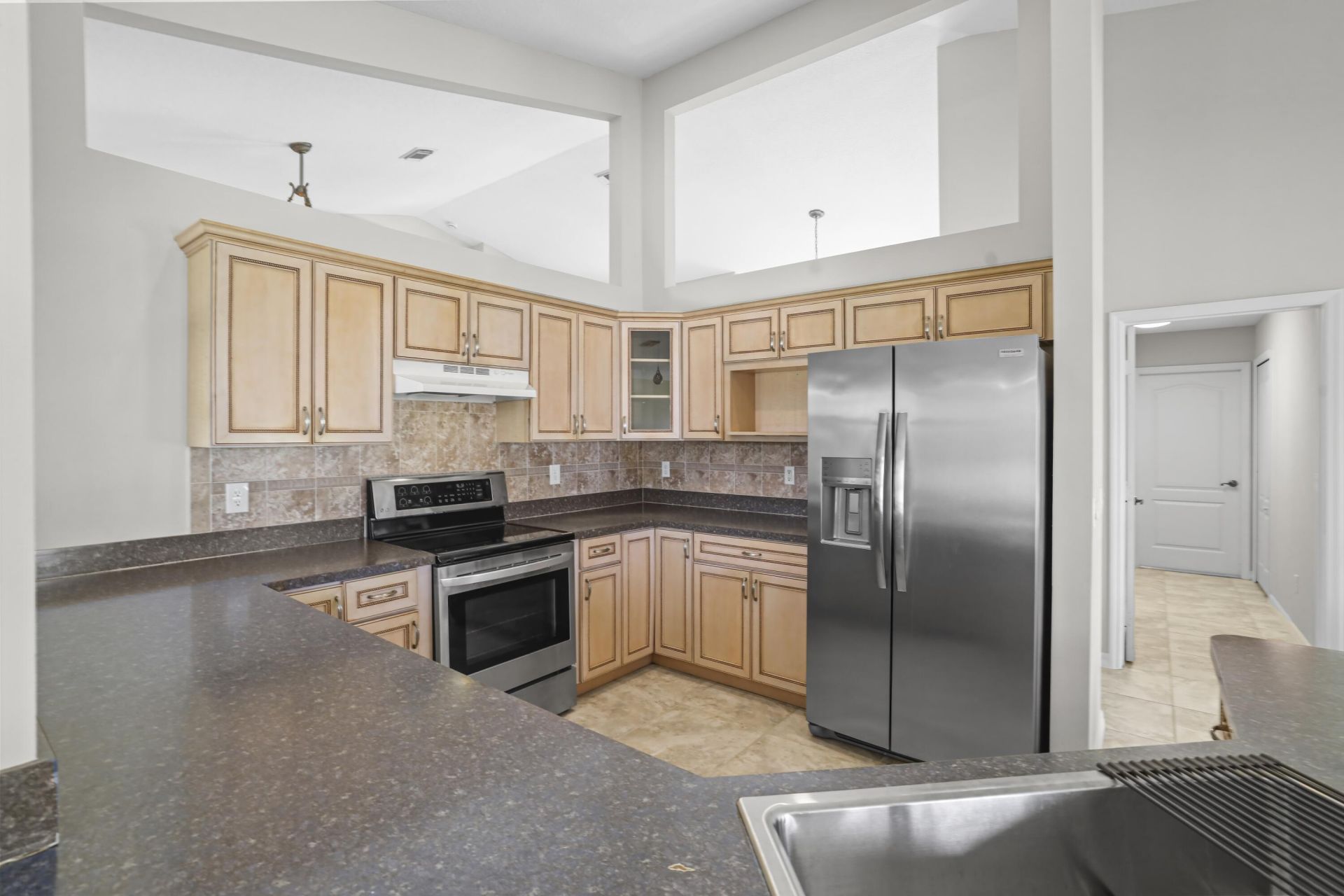 2001 SW Salvatierra Boulevard, Port Saint Lucie, FL 34987 Photo