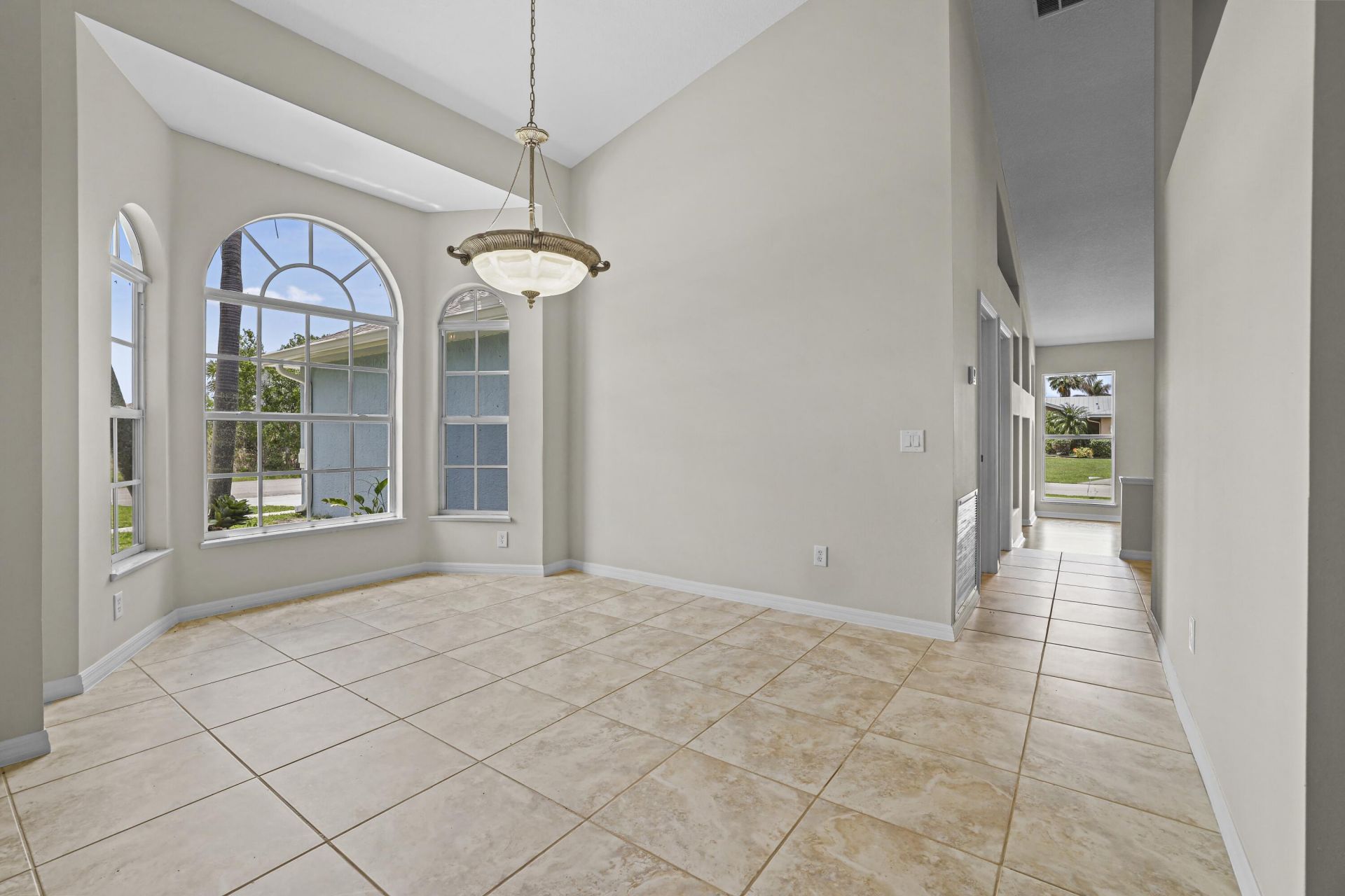 2001 SW Salvatierra Boulevard, Port Saint Lucie, FL 34987 Photo