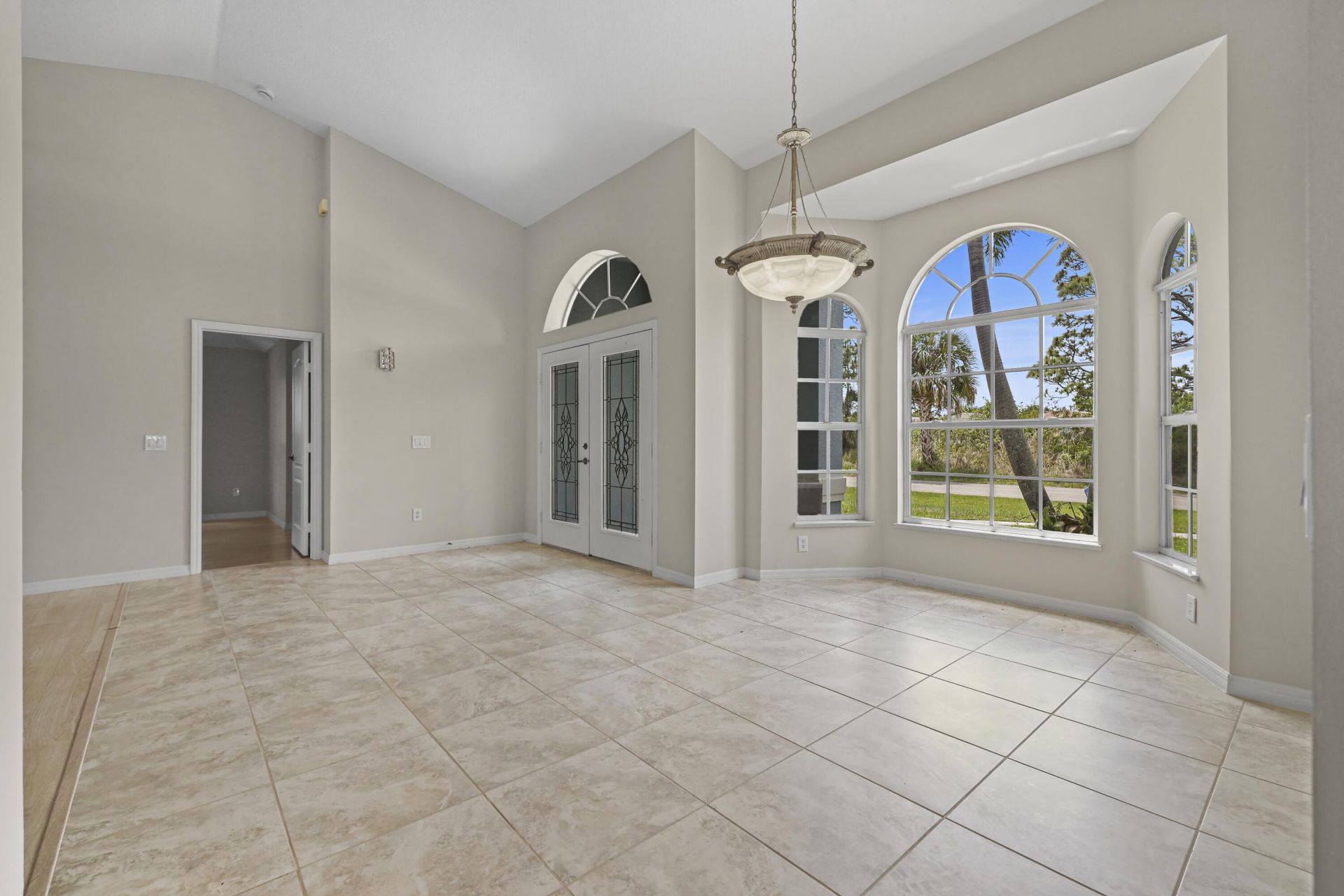 2001 SW Salvatierra Boulevard, Port Saint Lucie, FL 34987 Photo