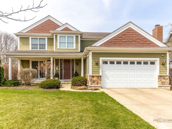 231 Cater Lane , Libertyville, IL 60048