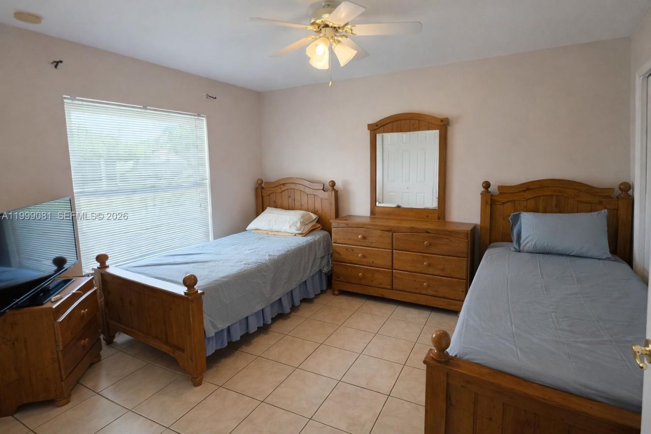 825 Costa Pl, Lehigh Acres, FL 33972 Photo