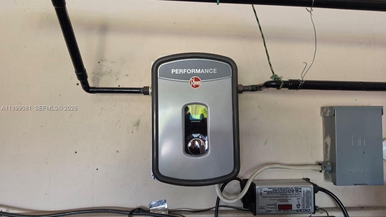 825 Costa Pl, Lehigh Acres, FL 33972 Photo