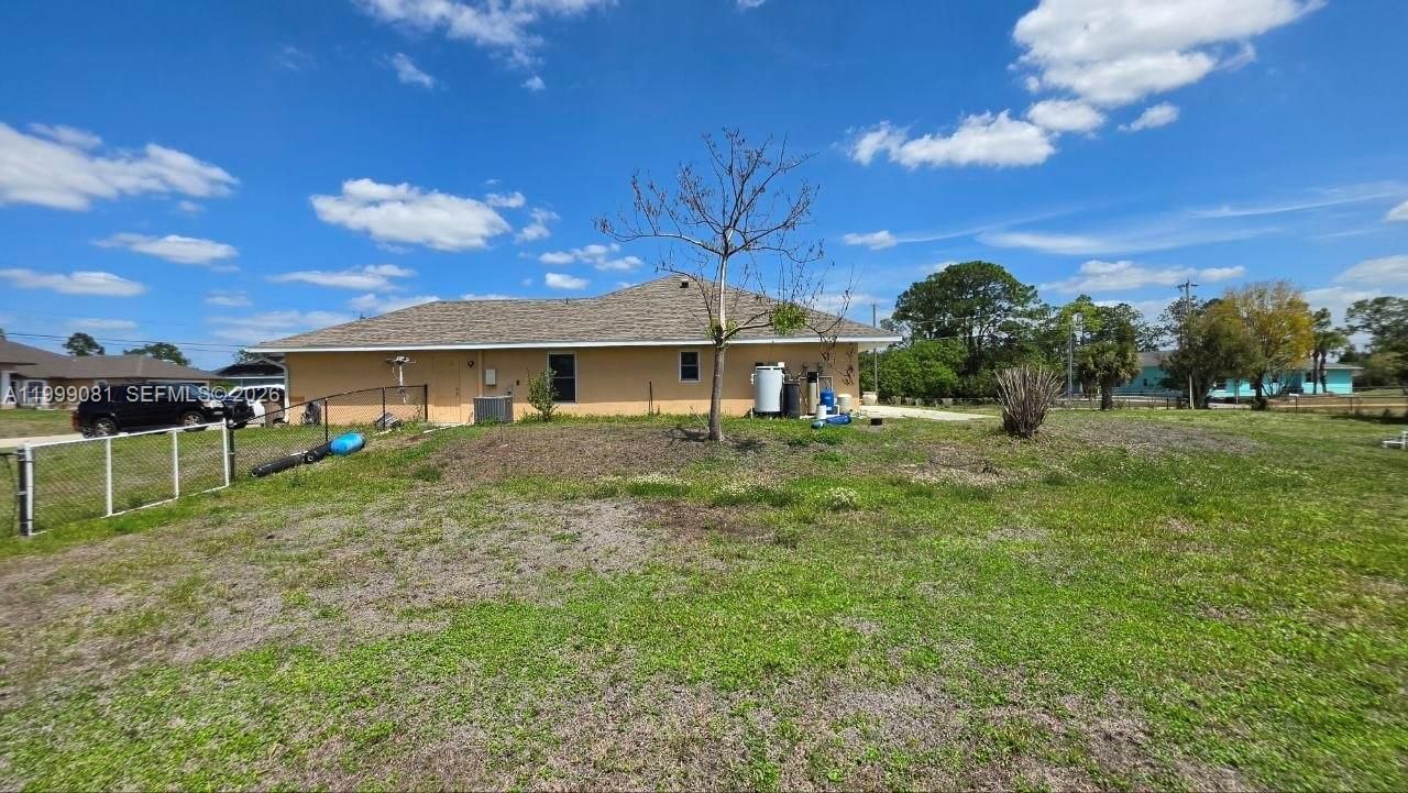 825 Costa Pl, Lehigh Acres, FL 33972 Photo
