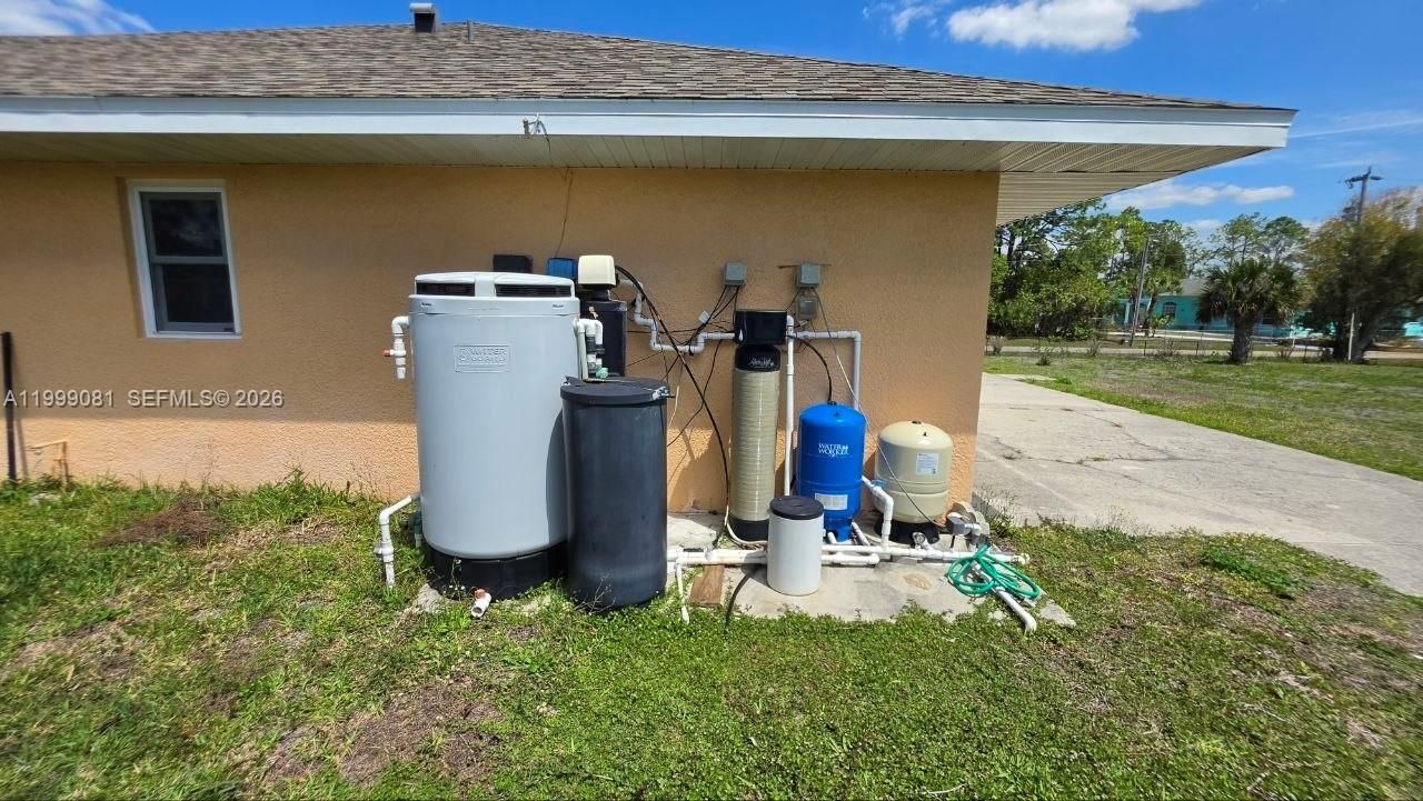 825 Costa Pl, Lehigh Acres, FL 33972 Photo