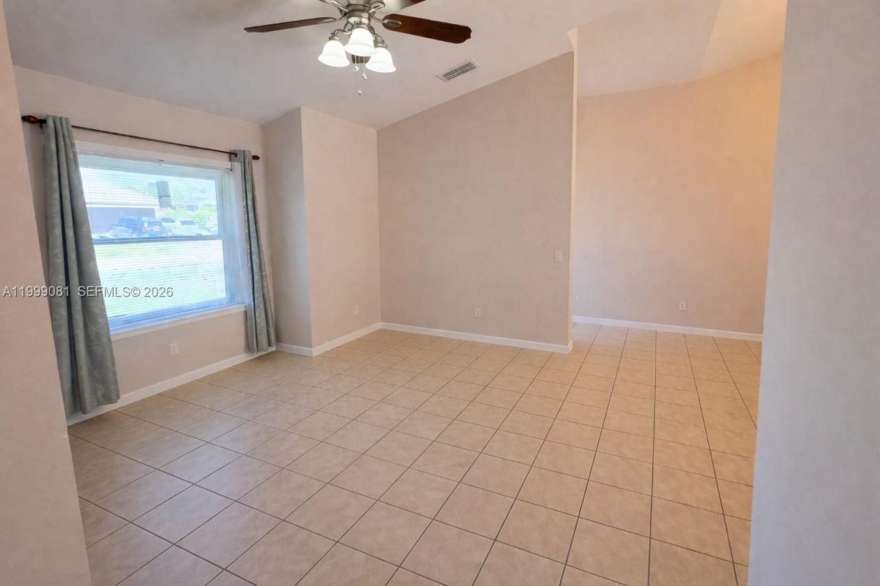 825 Costa Pl, Lehigh Acres, FL 33972 Photo