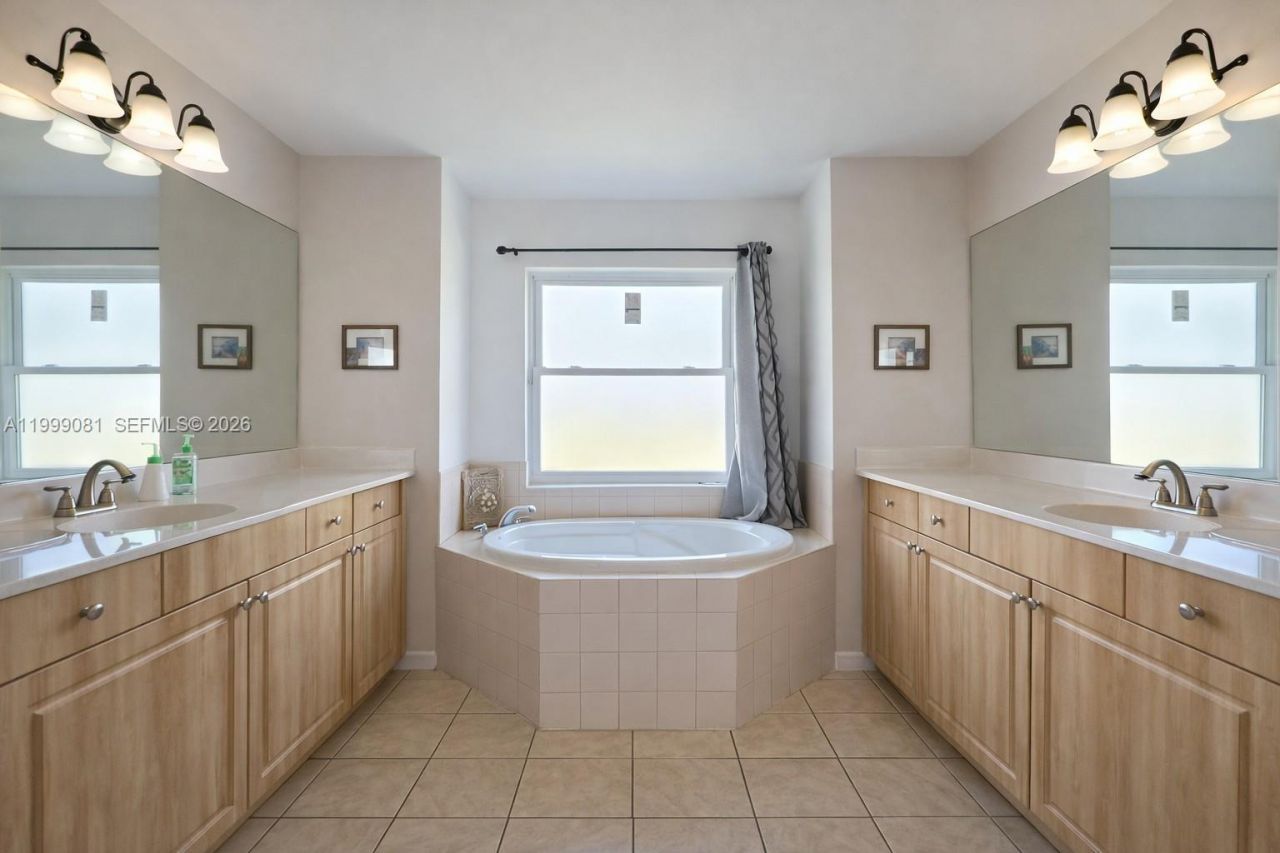 825 Costa Pl, Lehigh Acres, FL 33972 Photo