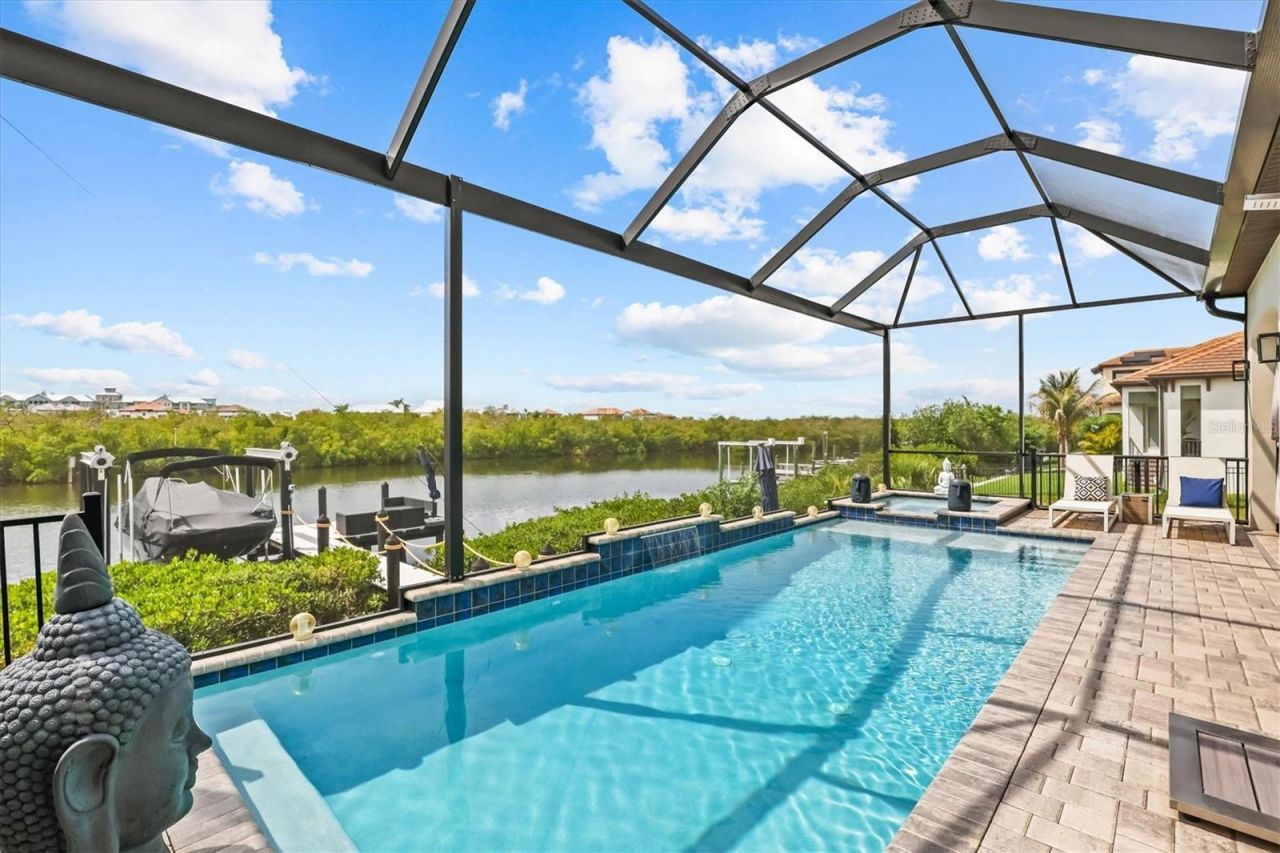 916 Seagrape Drive, Ruskin, FL 33570 Photo
