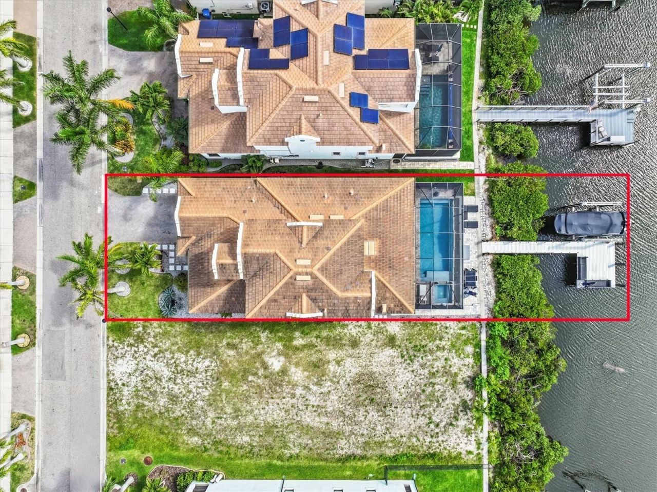 916 Seagrape Drive, Ruskin, FL 33570 Photo