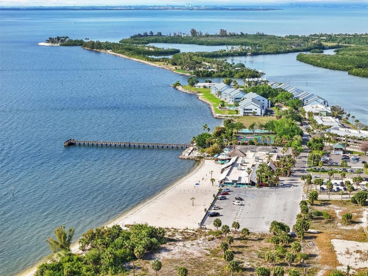 916 Seagrape Drive, Ruskin, FL 33570 Photo