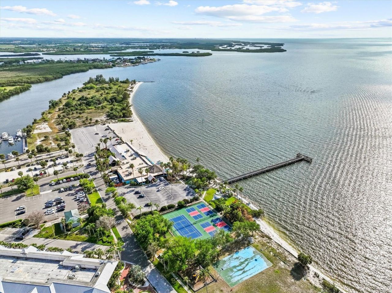 916 Seagrape Drive, Ruskin, FL 33570 Photo