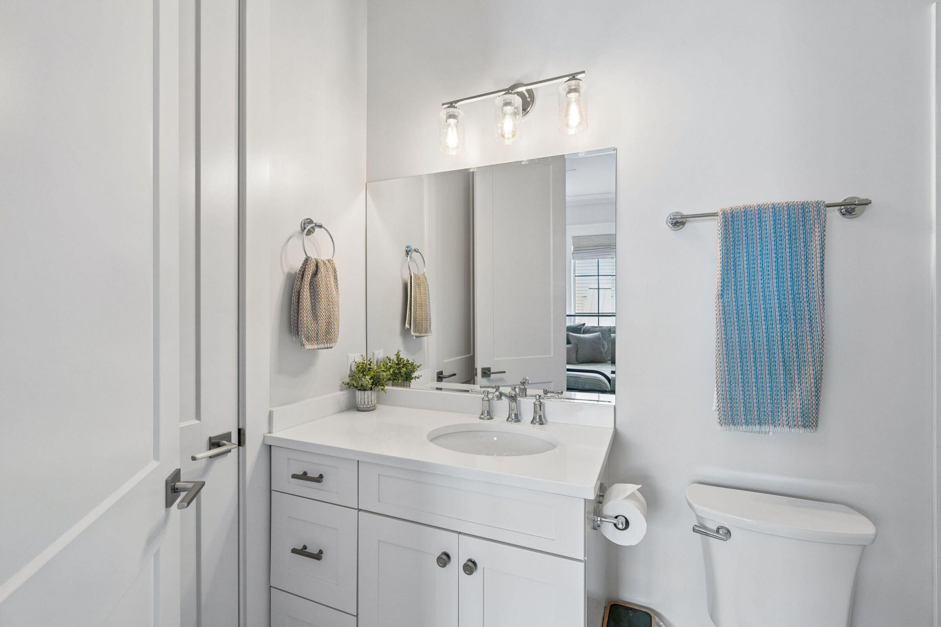 924 Pitt Street Photo 38