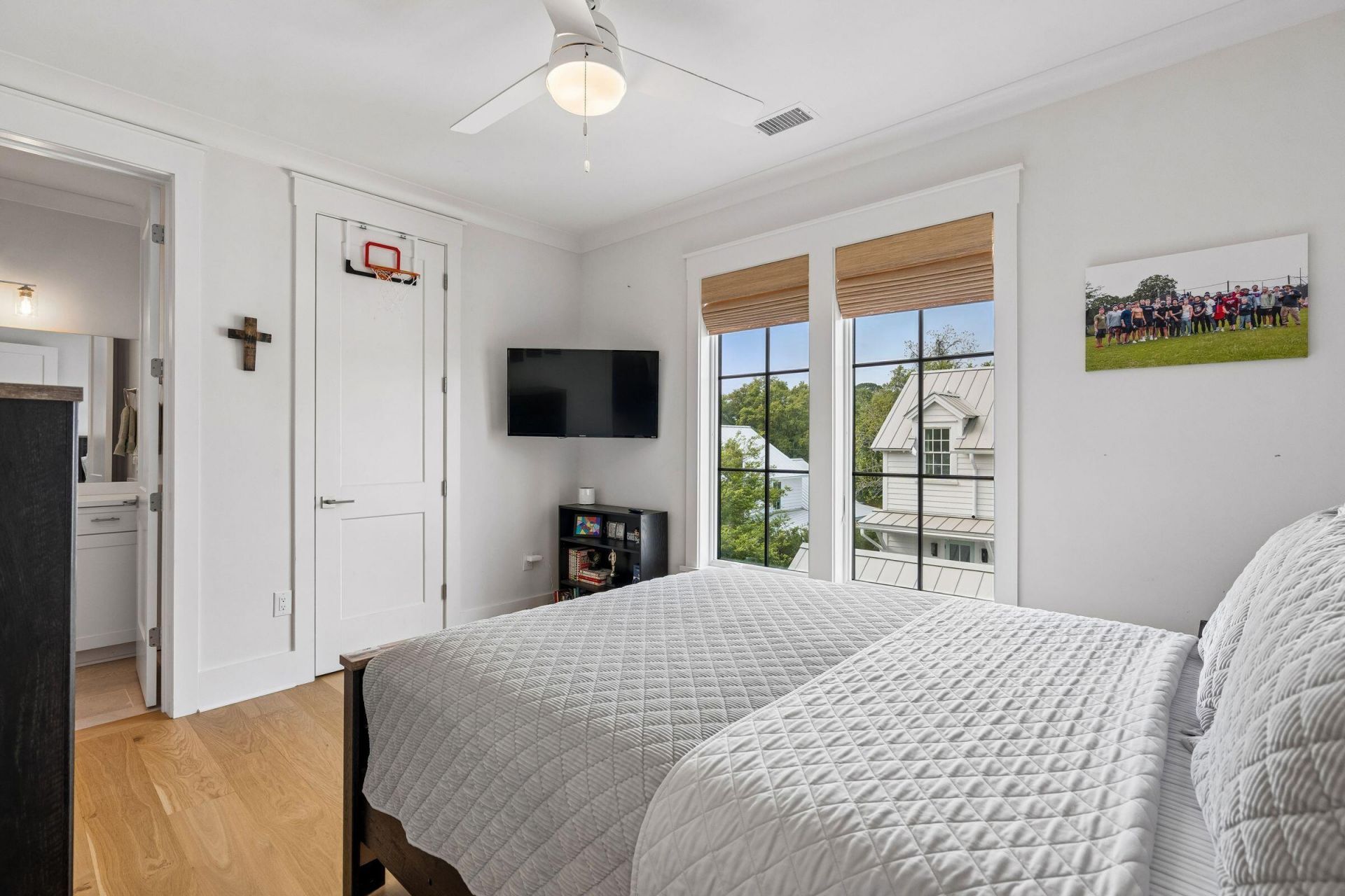 924 Pitt Street Photo 44