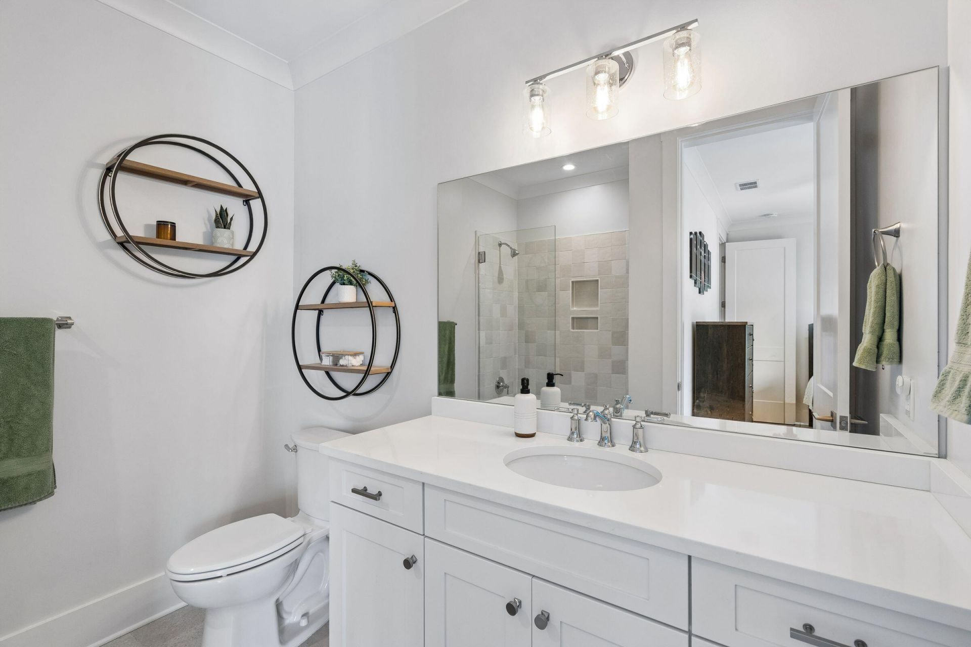 924 Pitt Street Photo 45