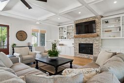 924 Pitt Street photo 4