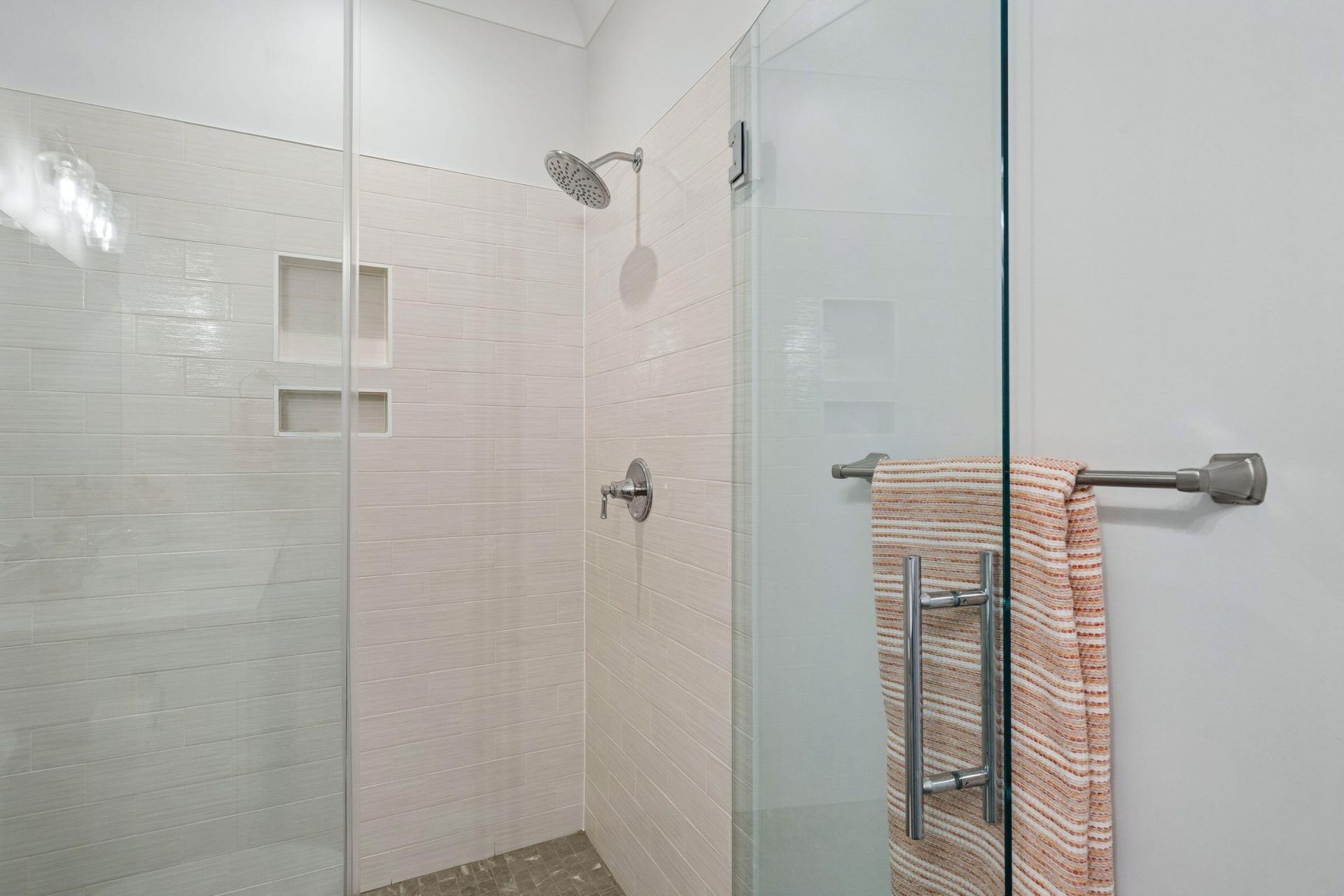 924 Pitt Street Photo 50