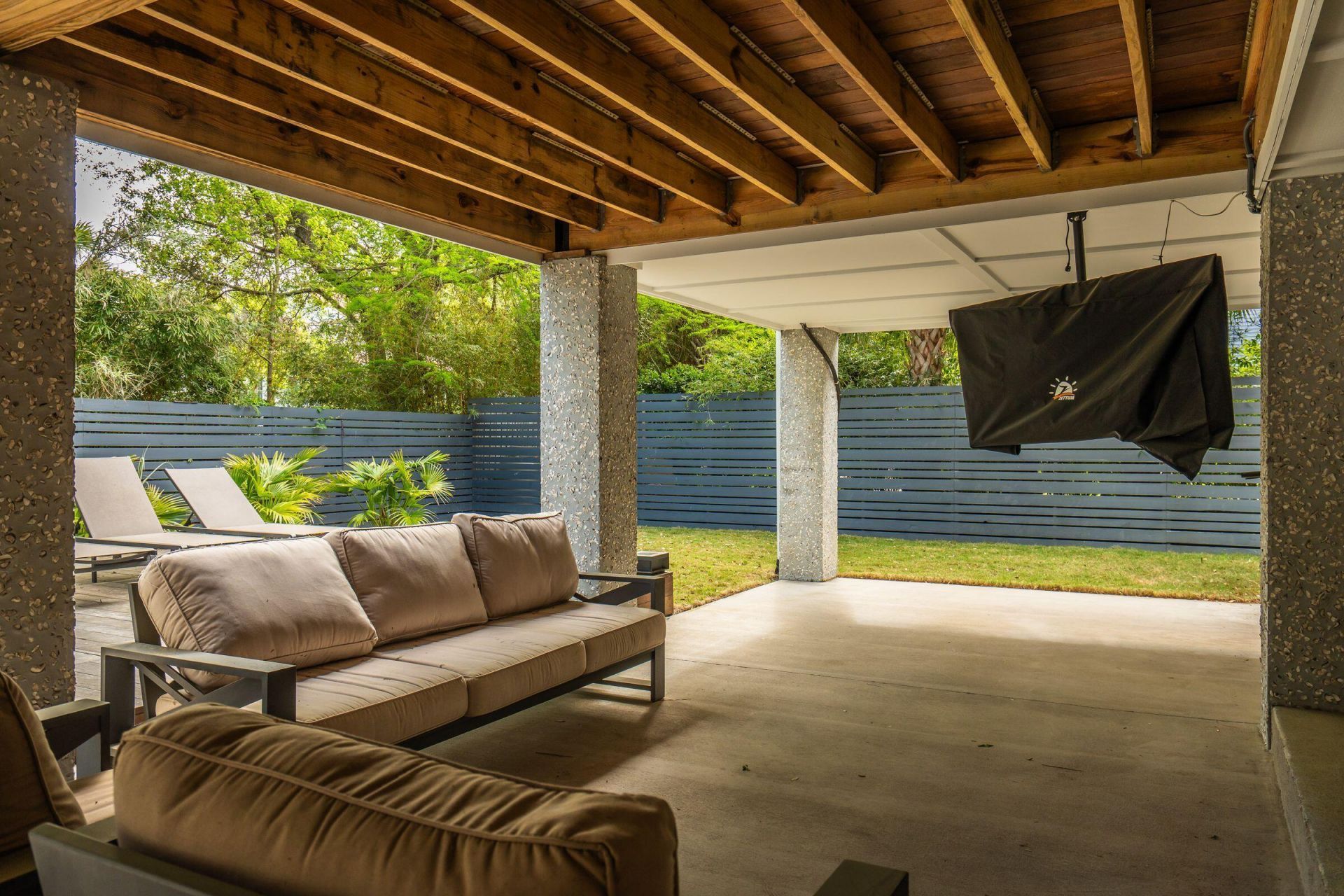 924 Pitt Street Photo 59