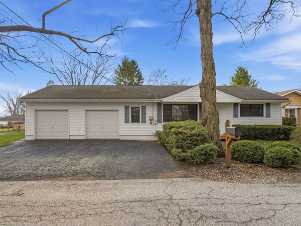 98 Cedar Drive, Crystal Lake, IL 60014