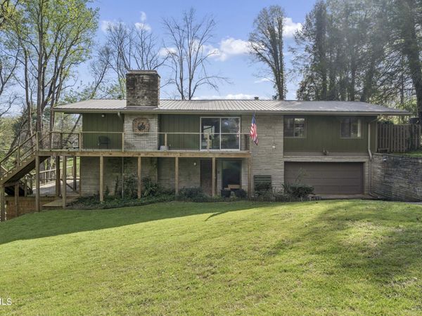 1823 Woodhaven Drive, Elizabethton, TN 37643