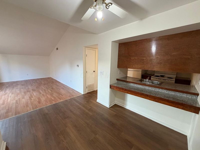 4645 Merrimar Circle E, Unit F, Columbus, OH 43220 Photo 11