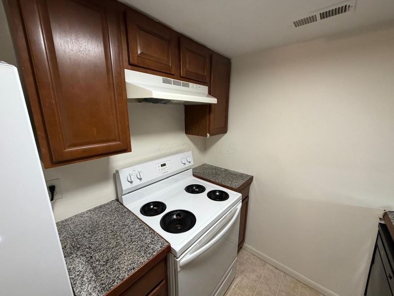 4645 Merrimar Circle E, Unit F, Columbus, OH 43220 Photo 13