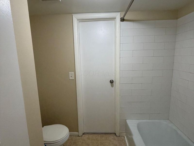 4645 Merrimar Circle E, Unit F, Columbus, OH 43220 Photo 24