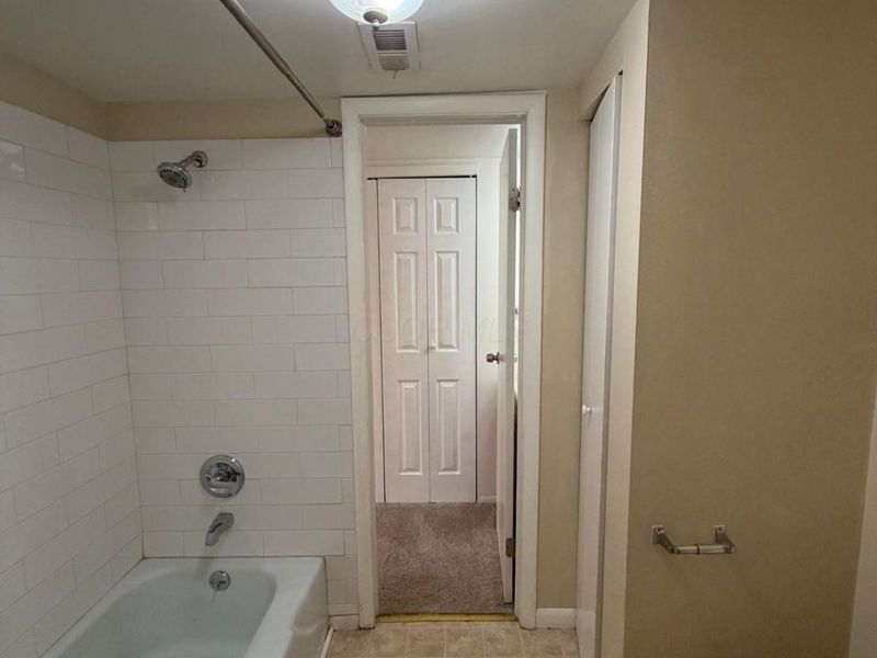 4645 Merrimar Circle E, Unit F, Columbus, OH 43220 Photo 25