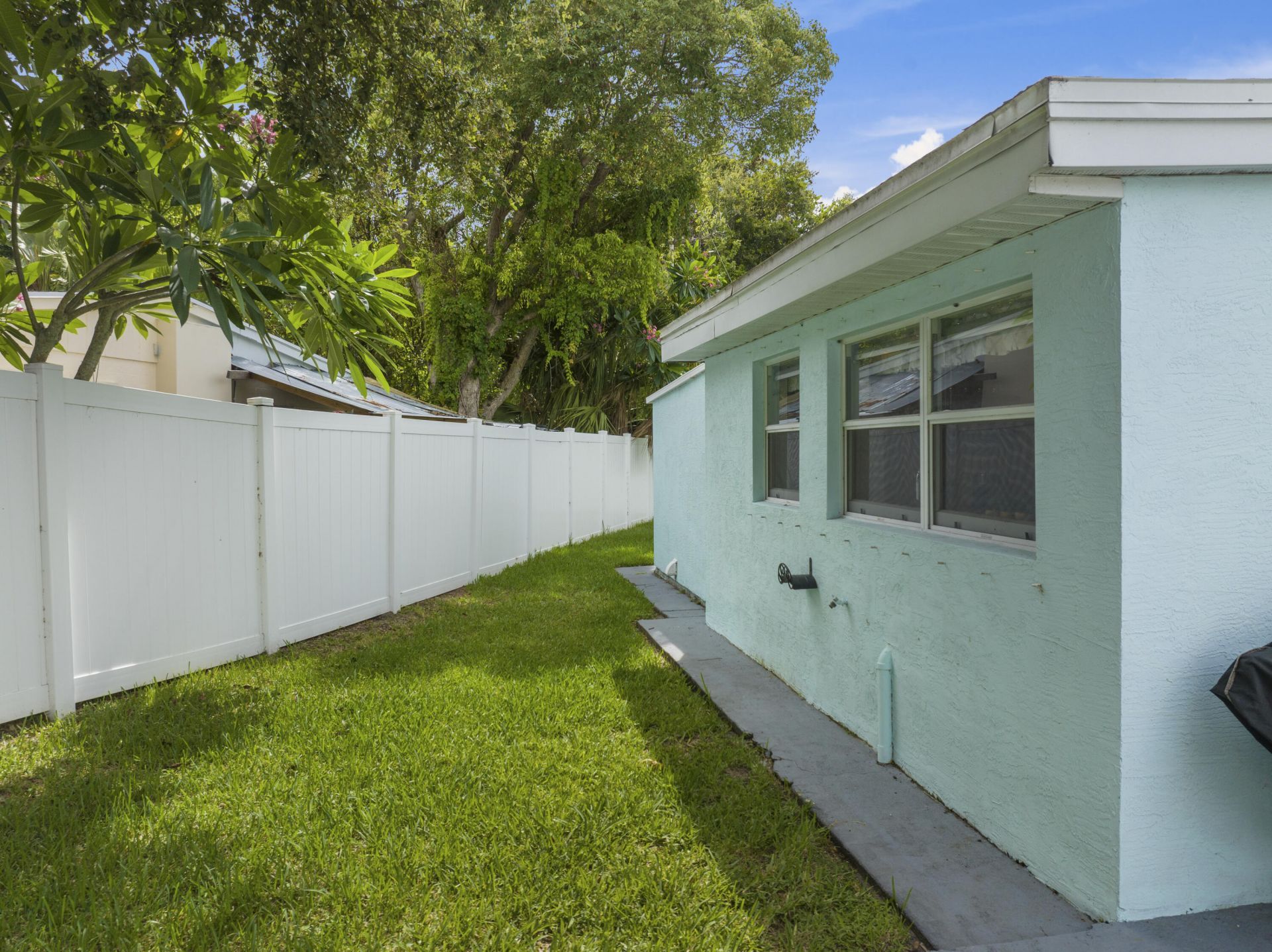 1310 4th Court, Vero Beach, FL 32960 Photo