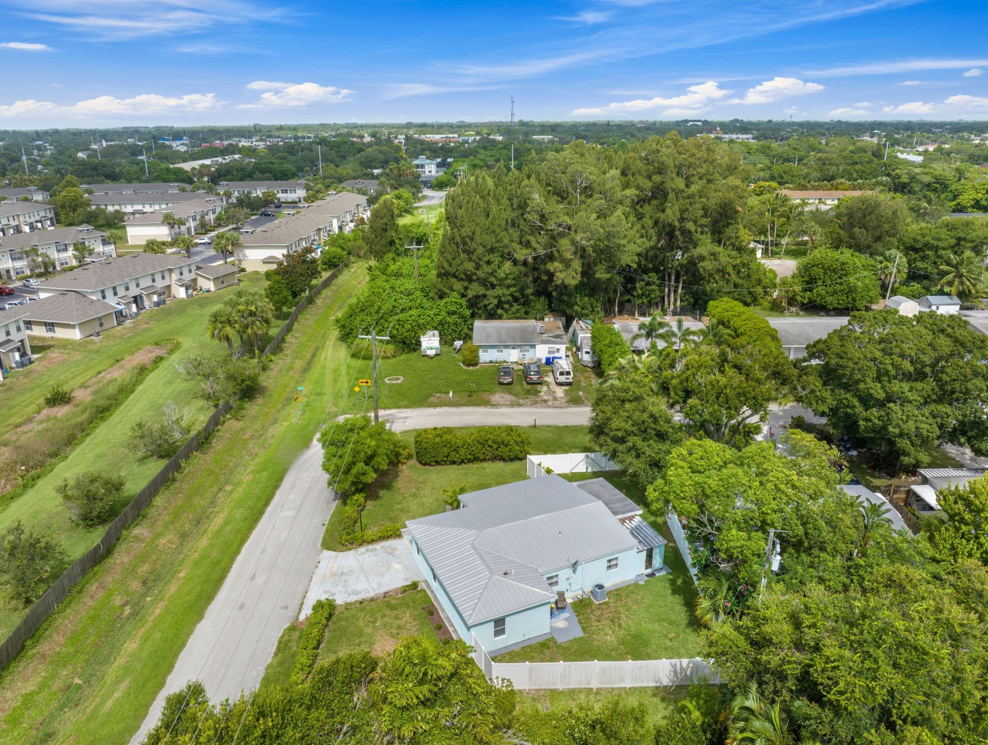 1310 4th Court, Vero Beach, FL 32960 Photo