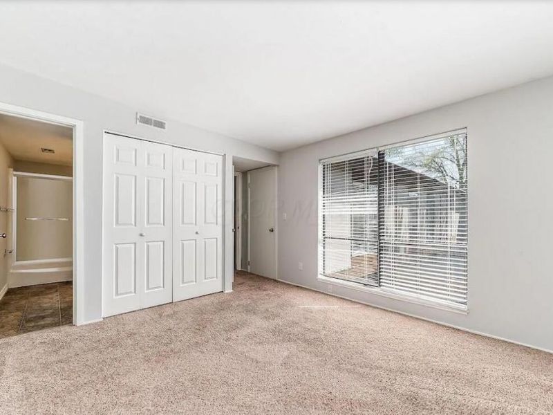 5442 Worthington Forest Place , Columbus, OH 43229 Photo 16