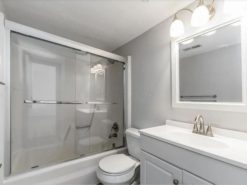 5442 Worthington Forest Place , Columbus, OH 43229 Photo 17