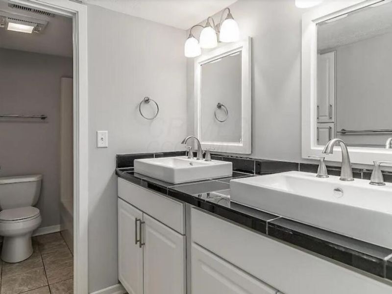 5442 Worthington Forest Place , Columbus, OH 43229 Photo 20