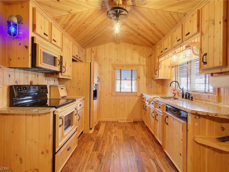 2229 Western Avenue , Alliance, OH 44601 Photo 13