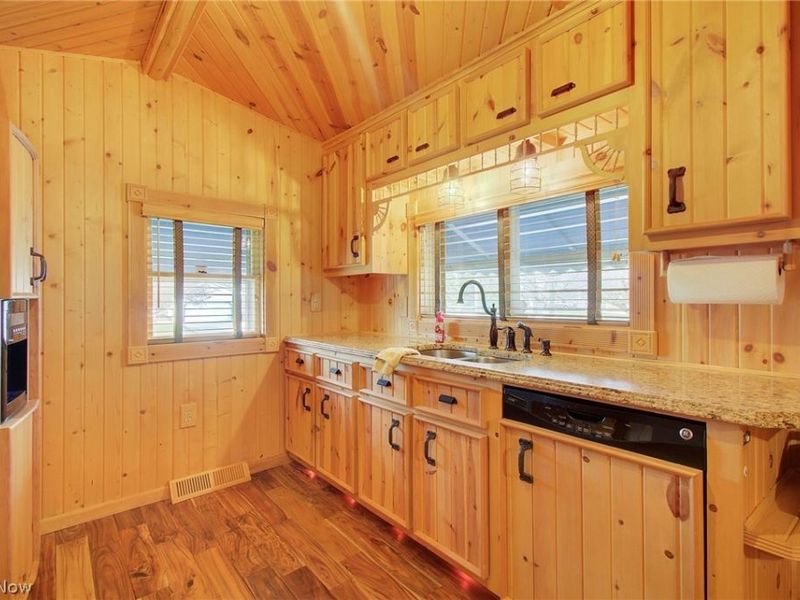 2229 Western Avenue , Alliance, OH 44601 Photo 14