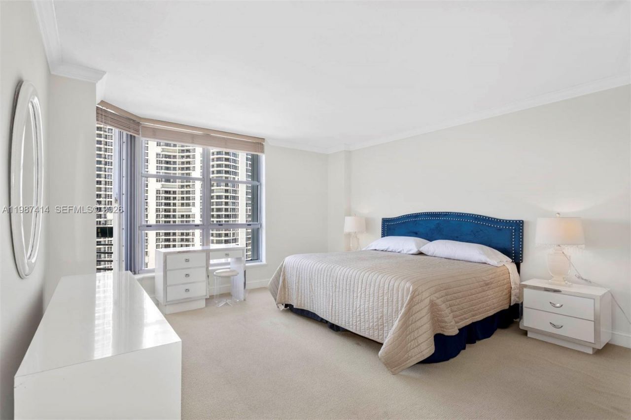 3600 Mystic Pointe Dr, Unit 1402, Aventura, FL 33180 Photo