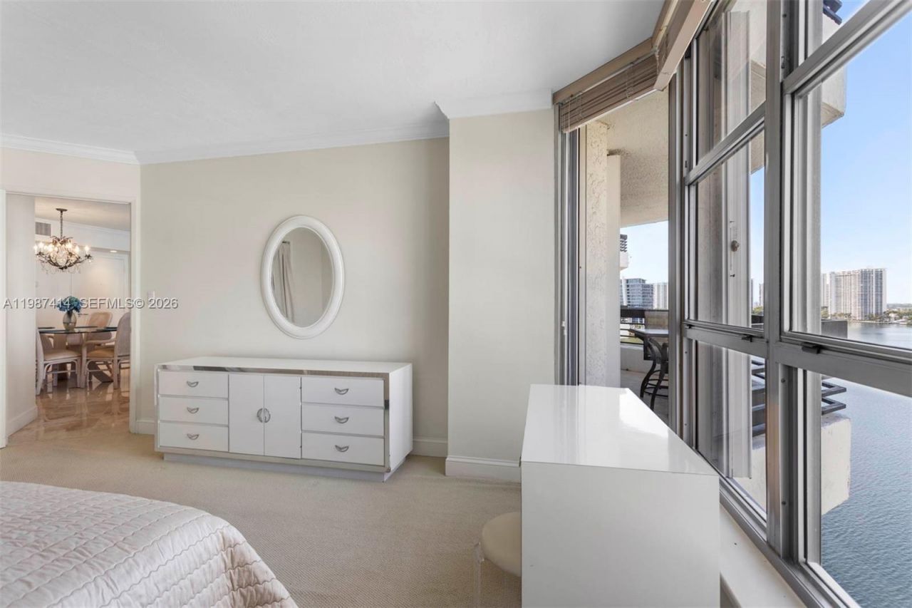 3600 Mystic Pointe Dr, Unit 1402, Aventura, FL 33180 Photo