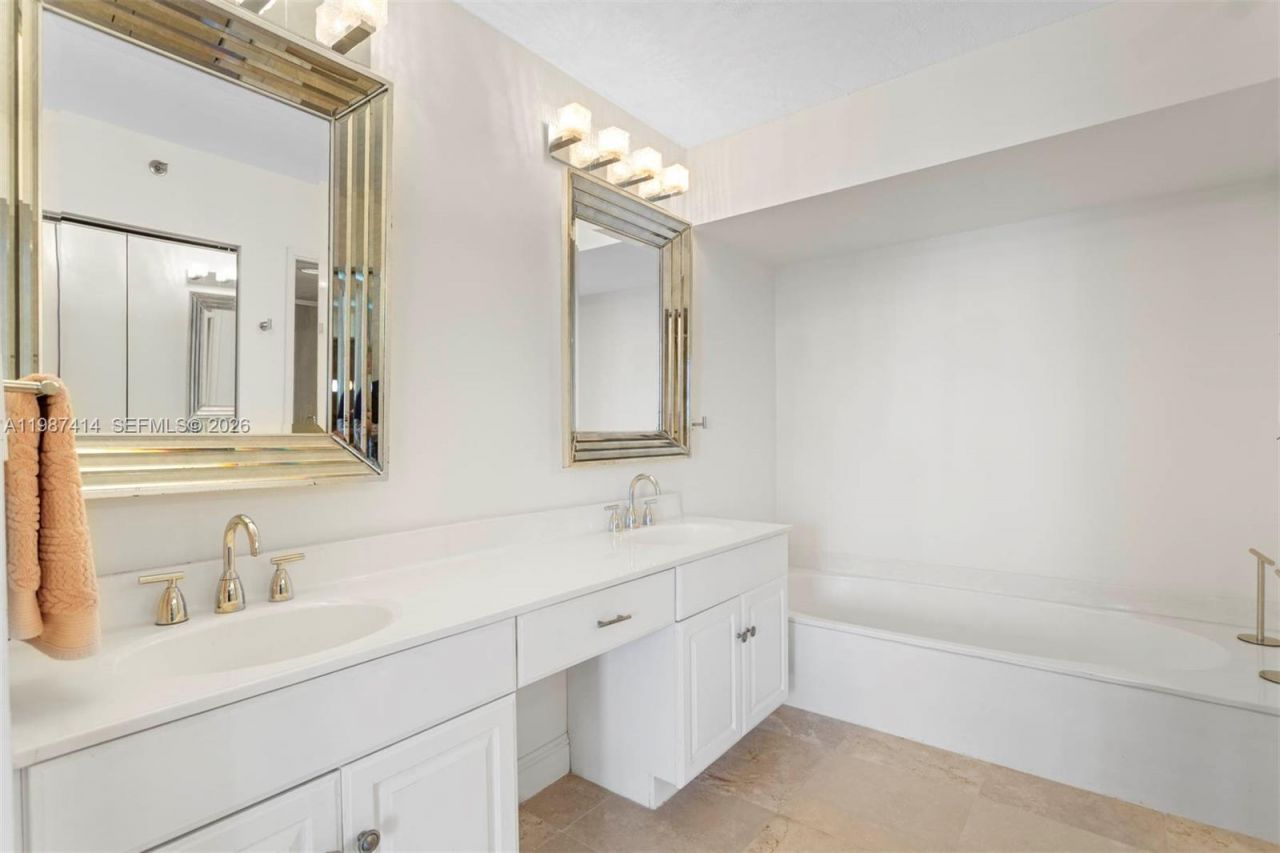 3600 Mystic Pointe Dr, Unit 1402, Aventura, FL 33180 Photo